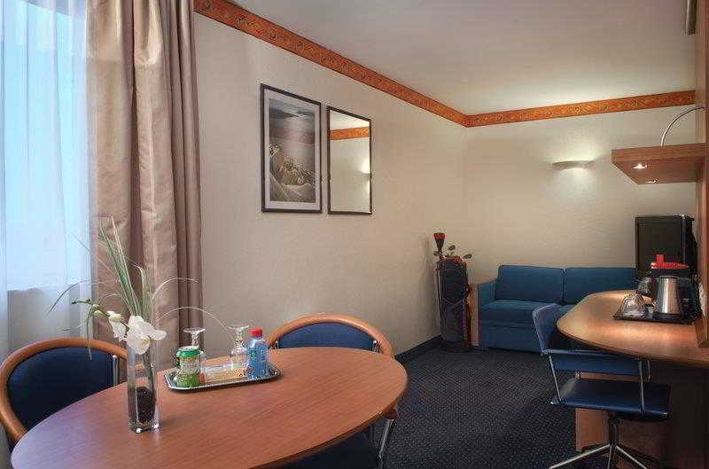 Best Western Plus Paris Сакле Экстерьер фото